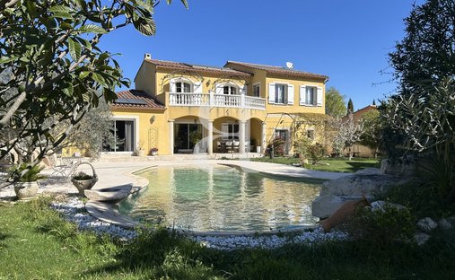 Villa in Centre Ville, Le Thor, Frankreich 1