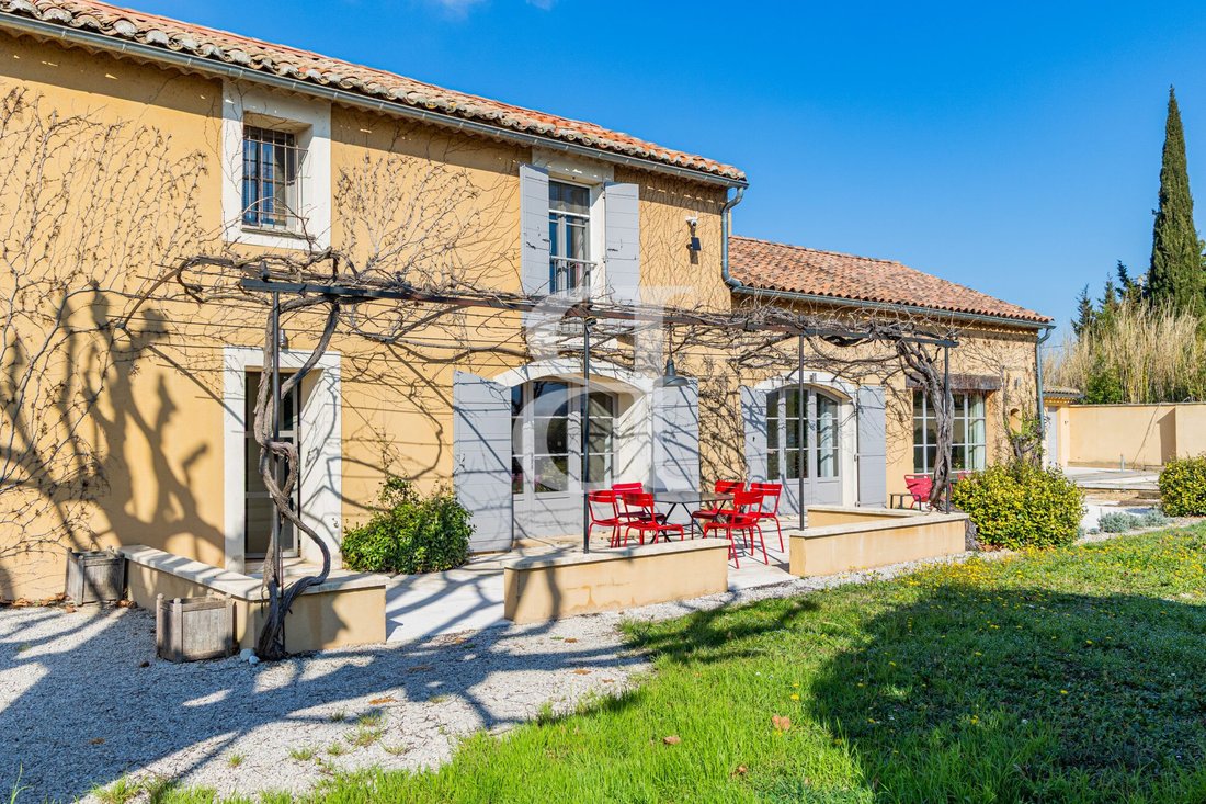 Country House in Violes, Provence-Alpes-Côte d'Azur, France 4 - 17378023
