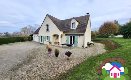 House in Hargeville, Ile-de-France, France 1