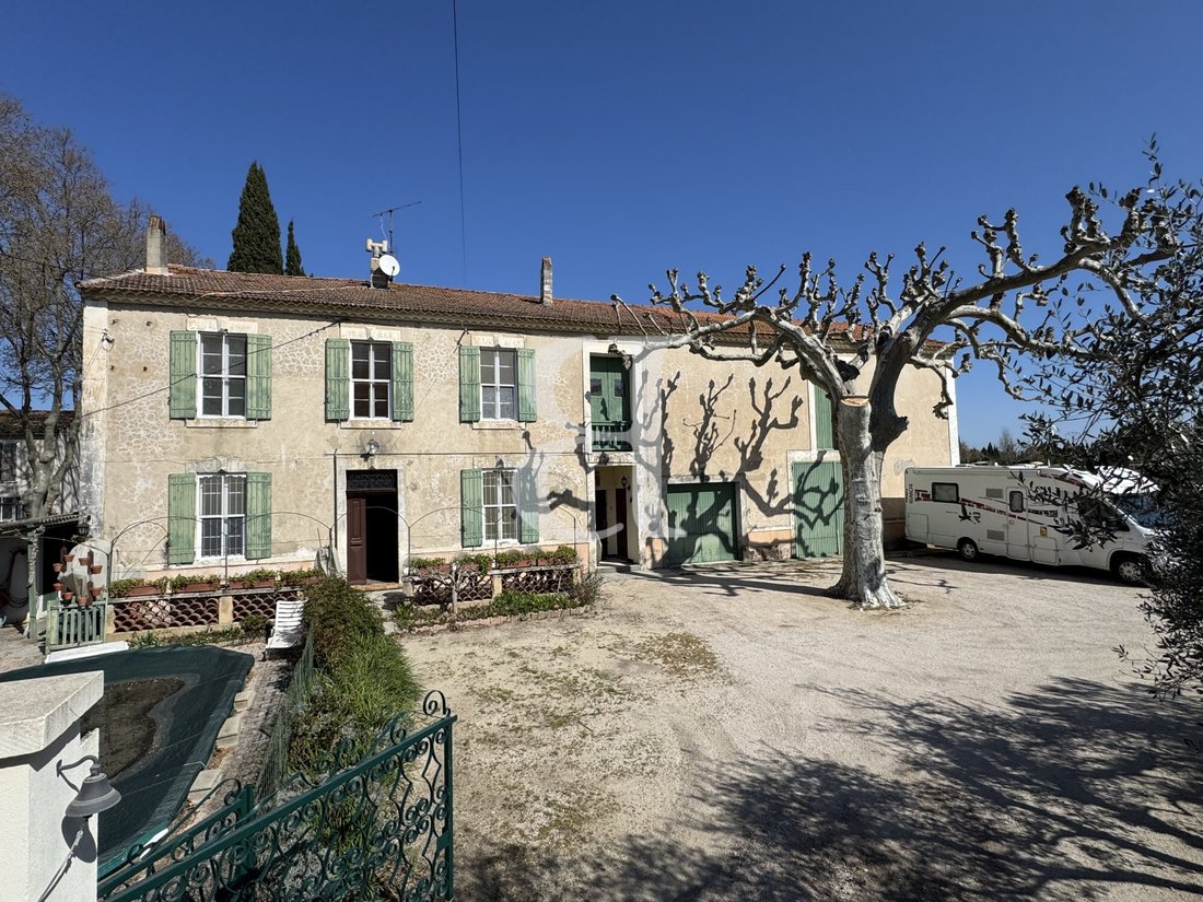 Country House in Maillane, Provence-Alpes-Côte d'Azur, France 2 - 17468568