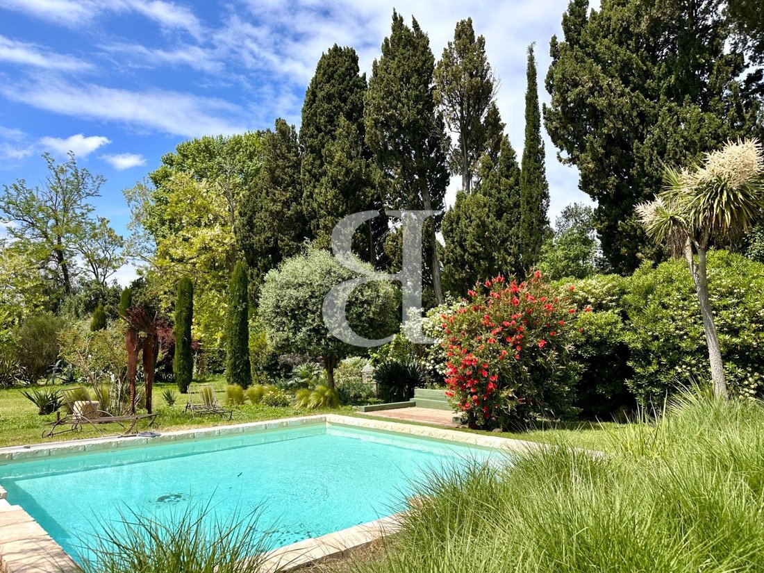 Country House in Cabannes, Provence-Alpes-Côte d'Azur, France 2 - 16838212