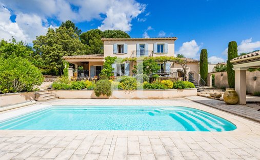 Villa in Suze-la-Rousse, Auvergne-Rhône-Alpes, France 1