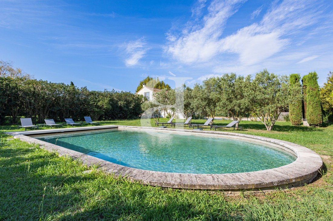 Country House in Saint-Rémy-de-Provence, Provence-Alpes-Côte d'Azur, France 2 - 16838253