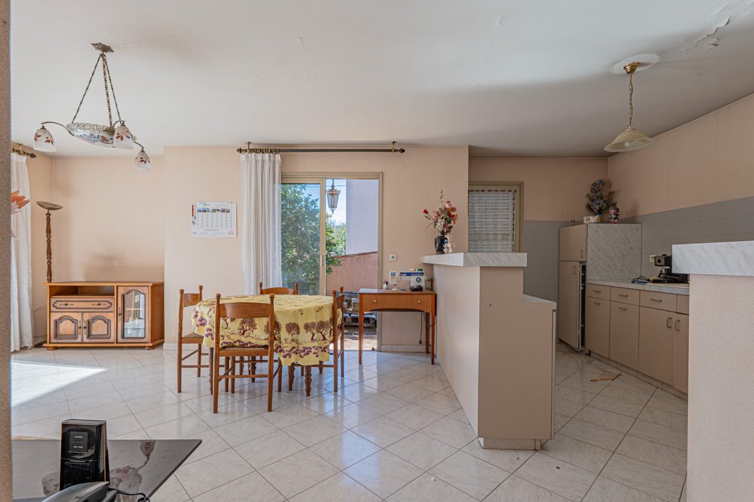 House in Saint-Laurent-du-Var, Provence-Alpes-Côte d'Azur, France 5 - 18389774