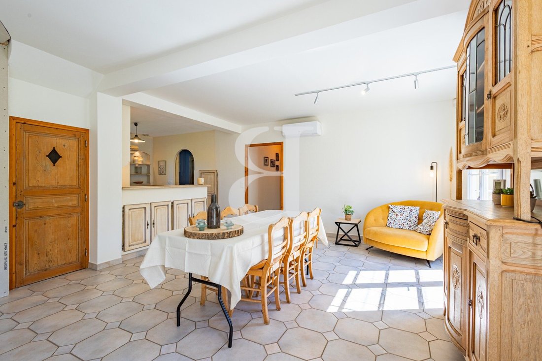 Villa in Roaix, Provence-Alpes-Côte d'Azur, France 5 - 17456312