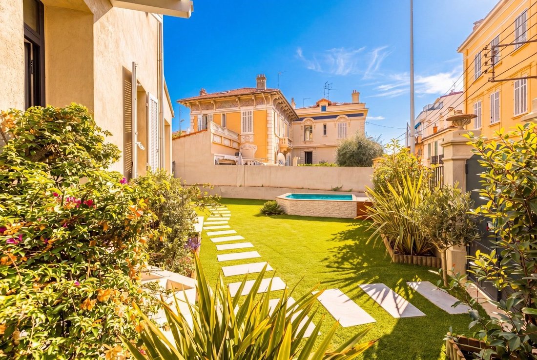 House in Cannes, Provence-Alpes-Côte d'Azur, France 1 - 18389877