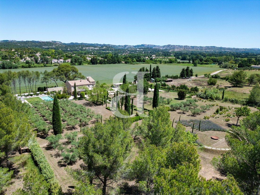 Country House in Paradou, Provence-Alpes-Côte d'Azur, France 4 - 16838270