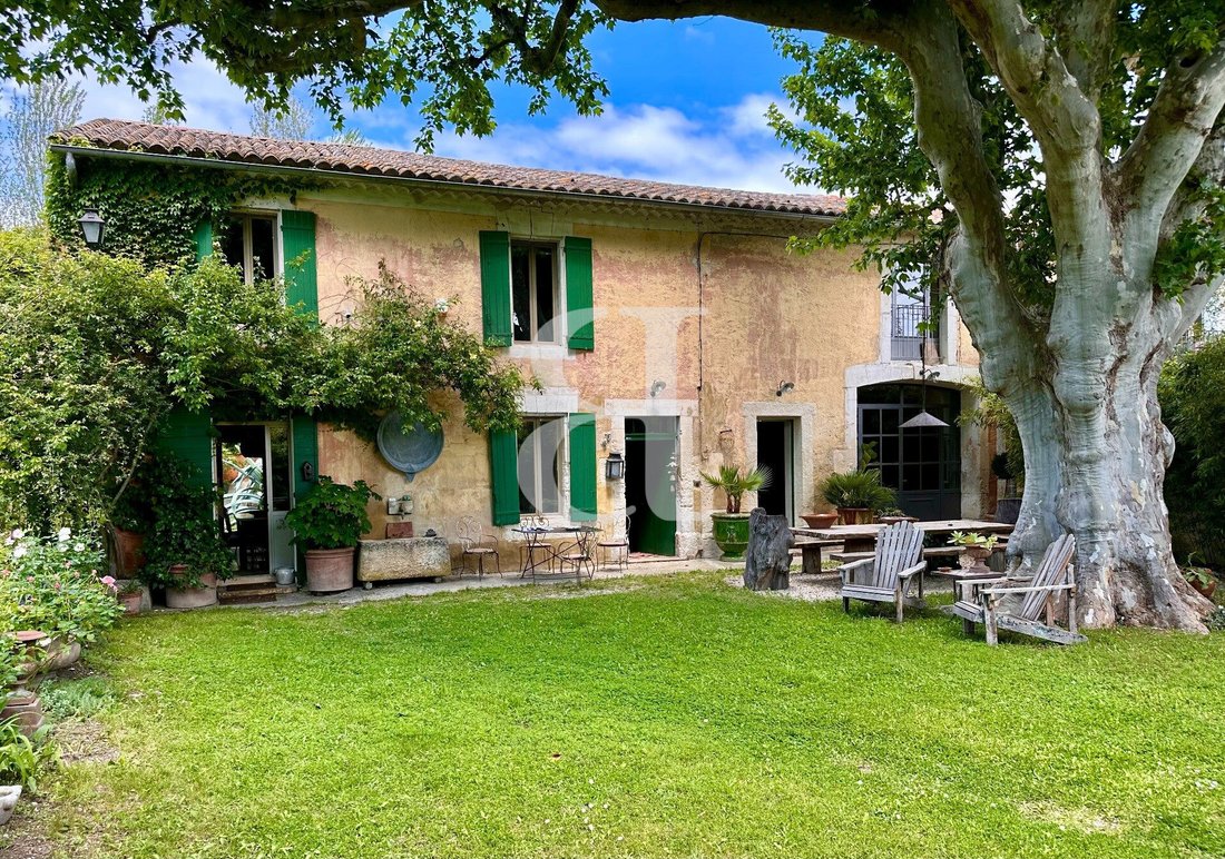 Country House in Cabannes, Provence-Alpes-Côte d'Azur, France 1 - 16838212