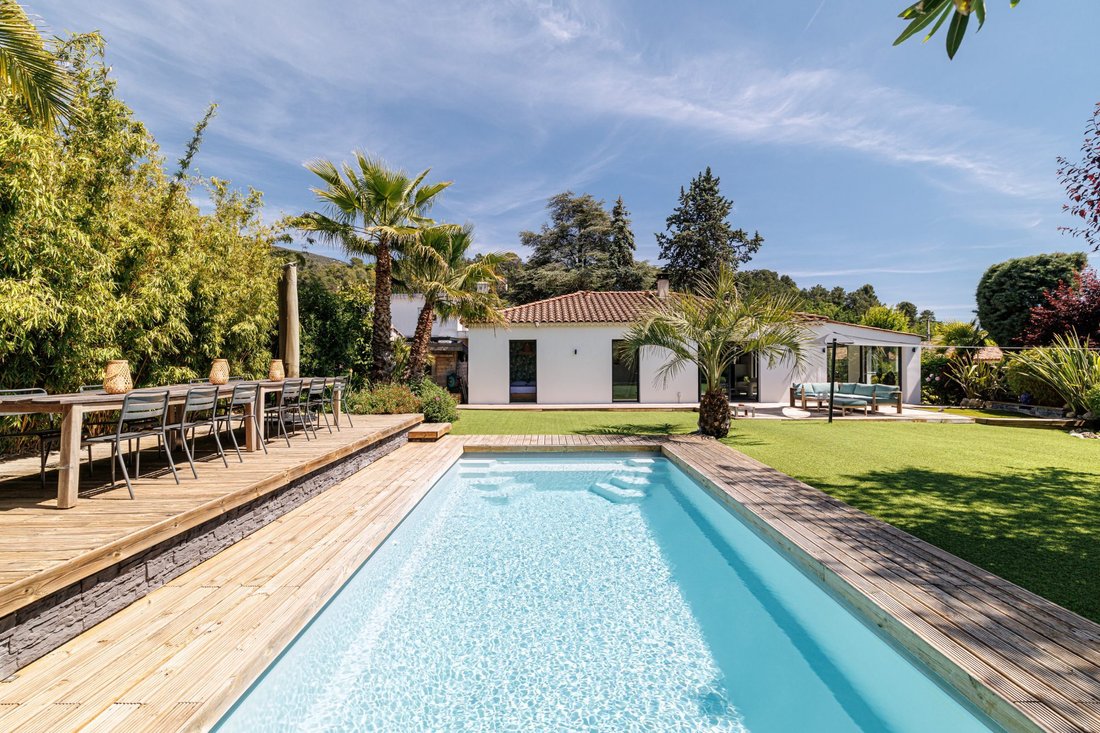 House in Tourrette-Levens, Provence-Alpes-Côte d'Azur, France 3 - 18389852