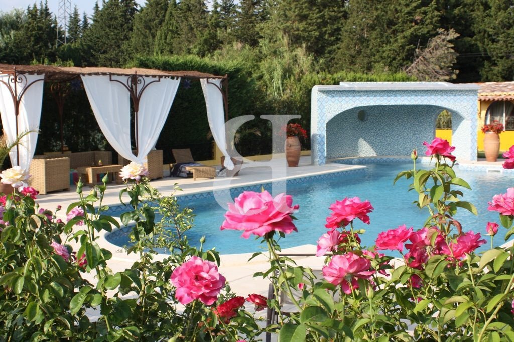Villa in Zone Rurale Sud, Carpentras, France 2 - 16838233