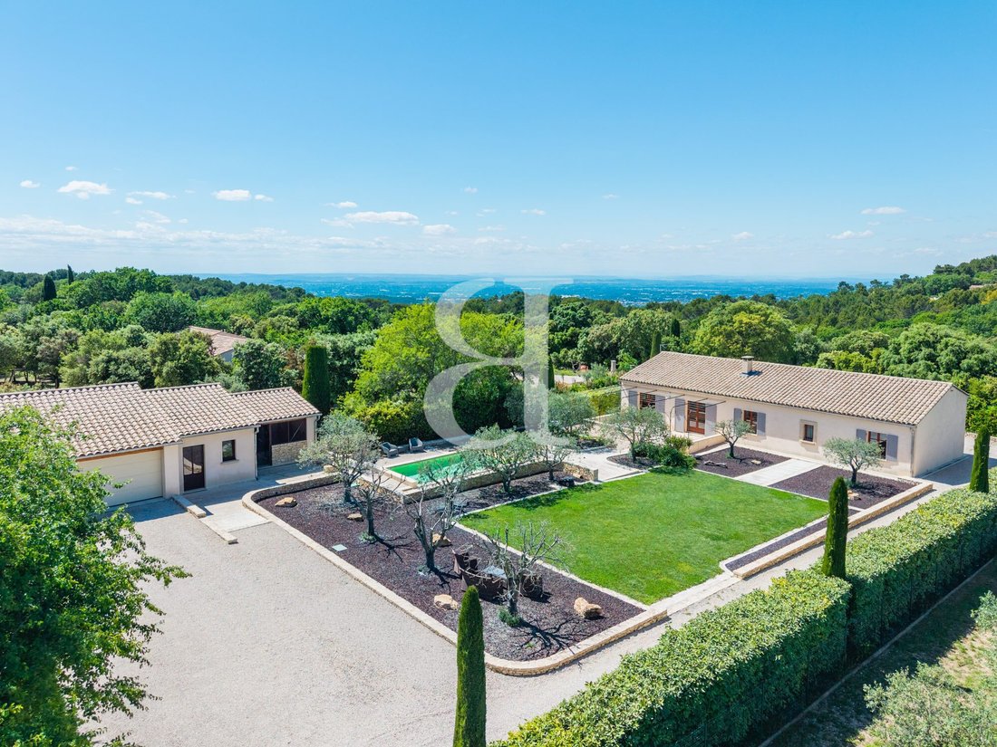 Villa in La Roque-sur-Pernes, Provence-Alpes-Côte d'Azur, France 3 - 18390052