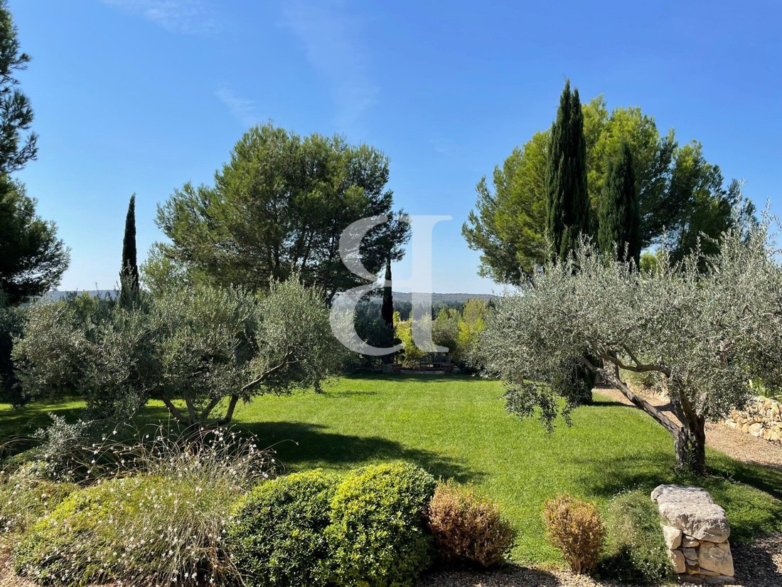 Country House in Mouriès, Provence-Alpes-Côte d'Azur, France 4 - 16838217