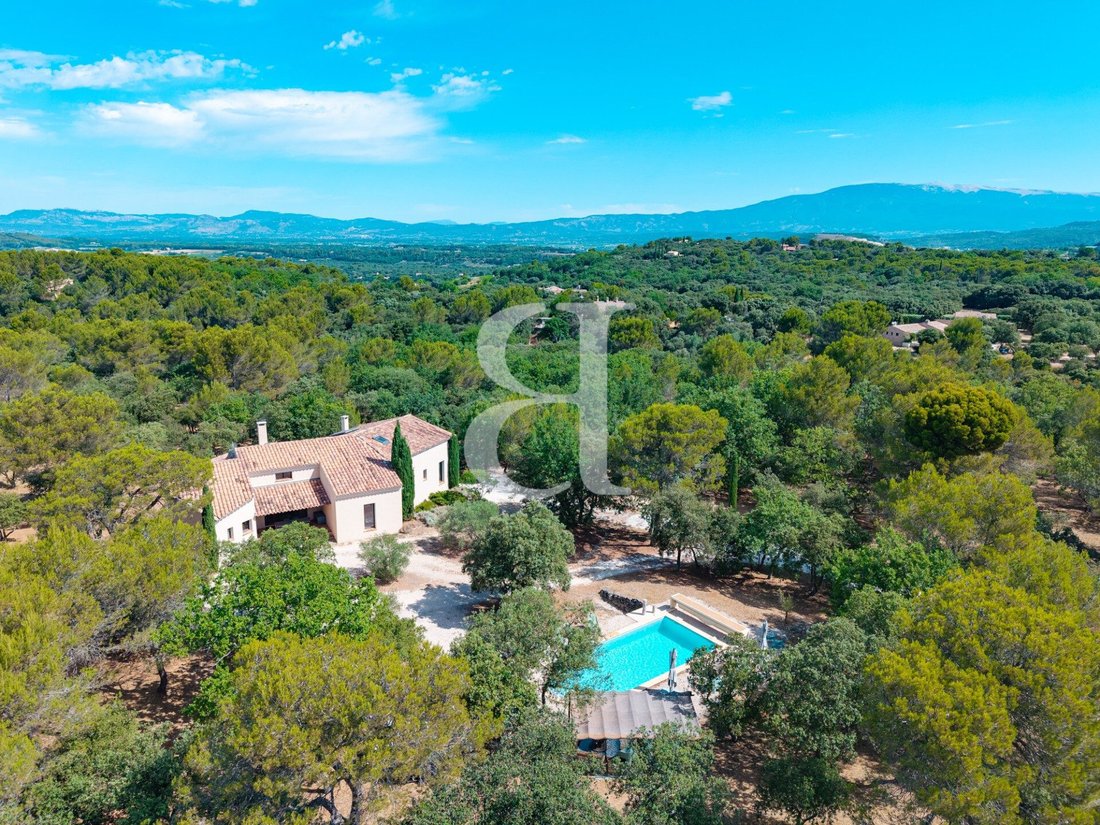 Villa in Venasque, Provence-Alpes-Côte d'Azur, France 1 - 16838263