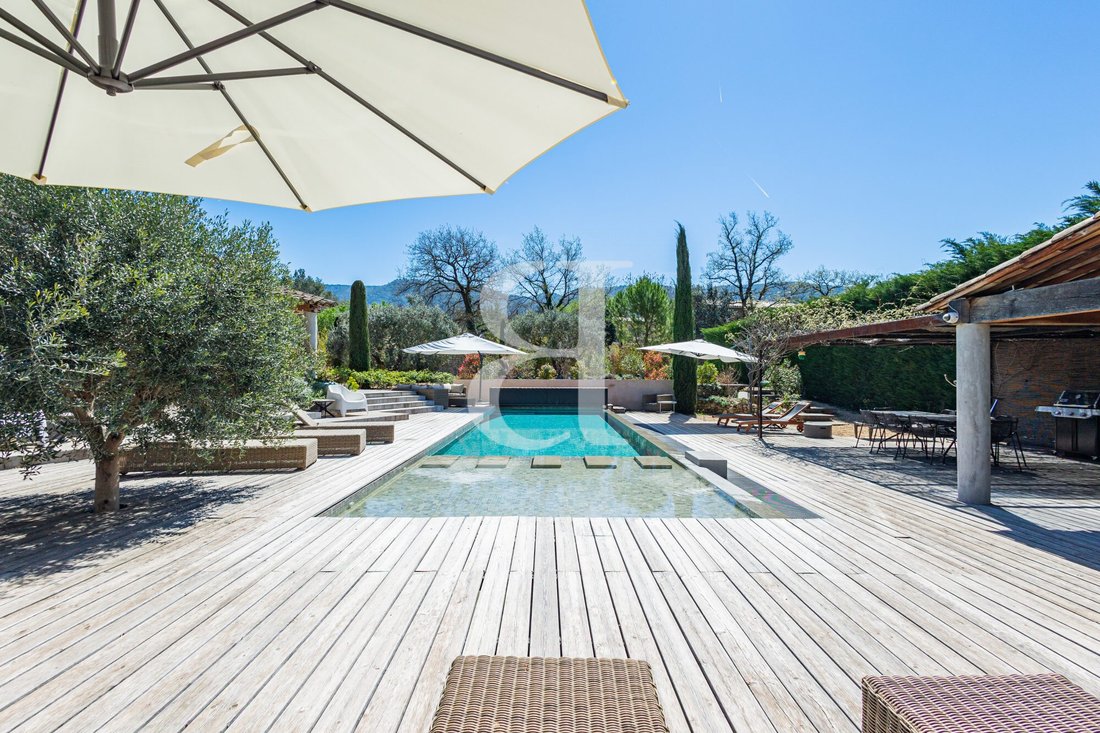 Country House in Ménerbes, Provence-Alpes-Côte d'Azur, France 2 - 17699988