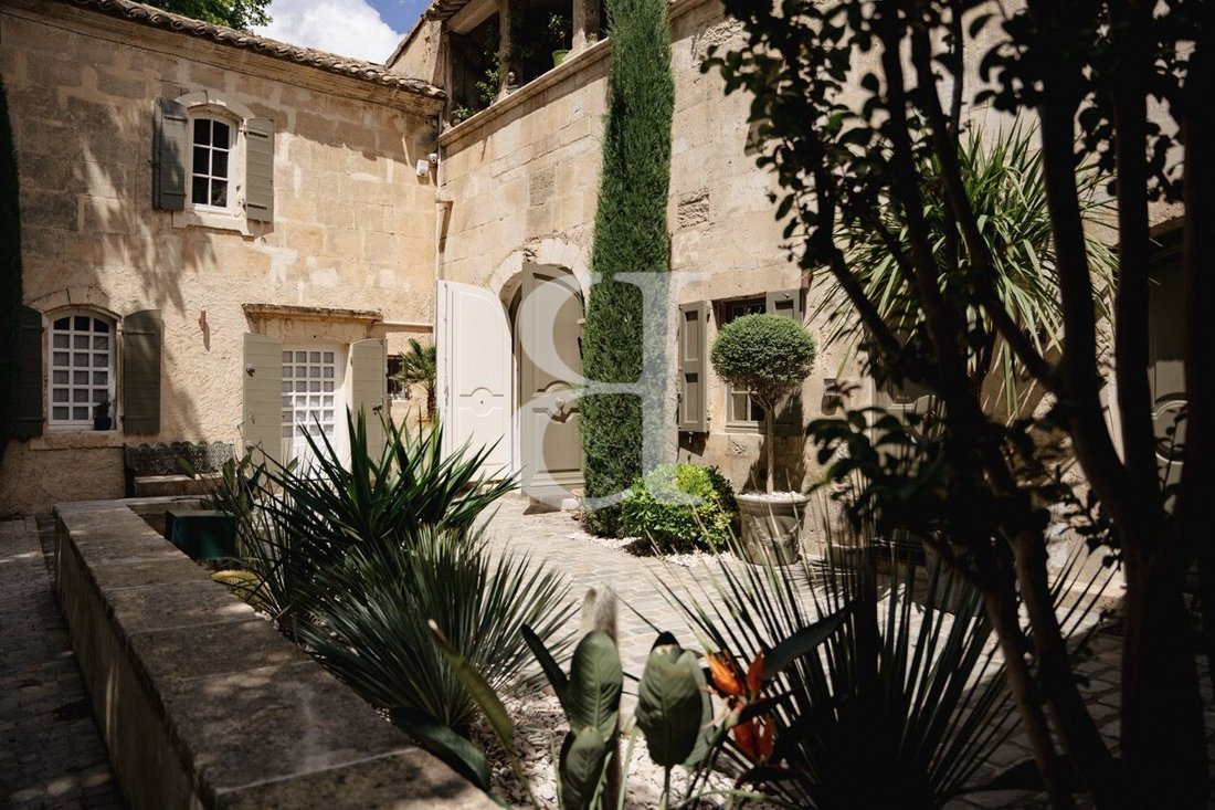 Country House in Paradou, Provence-Alpes-Côte d'Azur, France 3 - 17667684