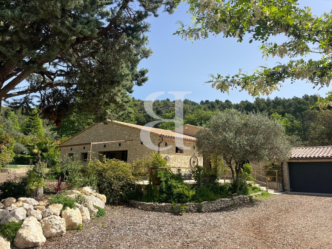 Villa in Saumane-de-Vaucluse, Provence-Alpes-Côte d'Azur, France 3 - 16838275