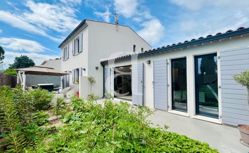 Villa in Maussane-les-Alpilles, Provence-Alpes-Côte d'Azur, France 1