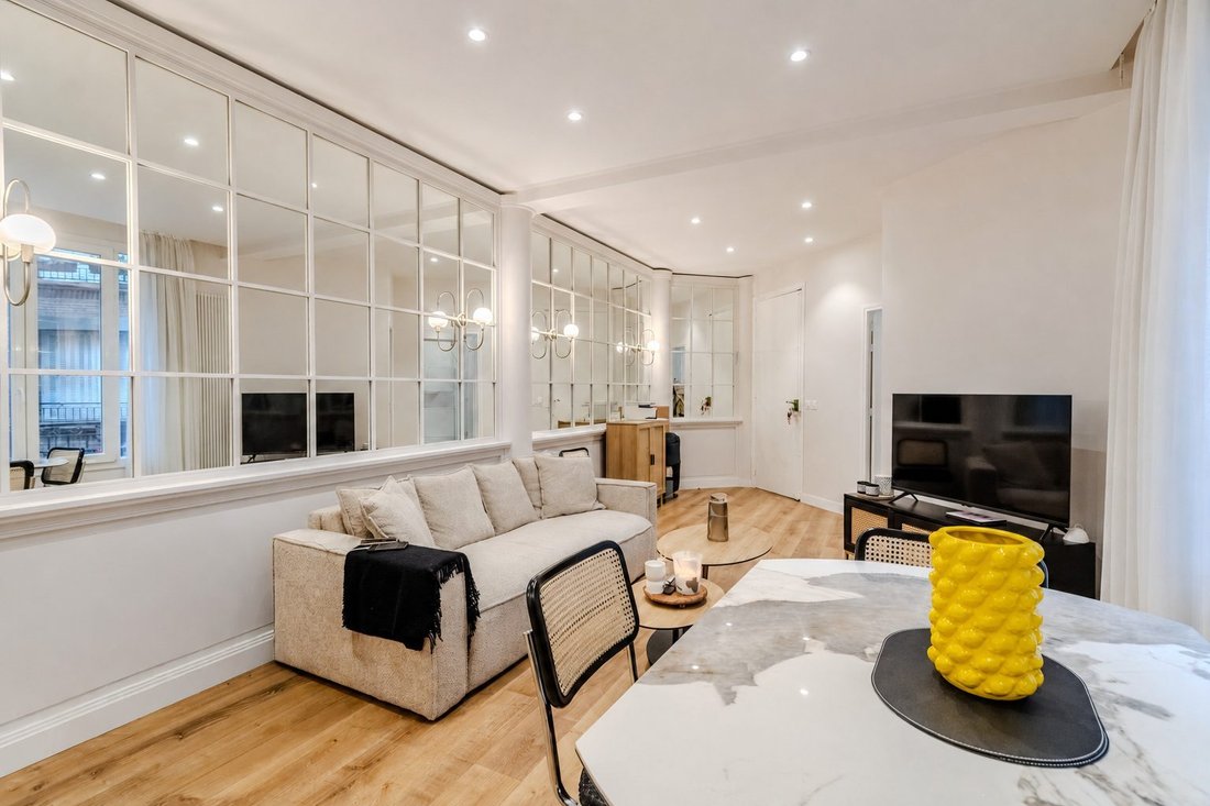 Apartment in Bois de Boulogne, Paris 16e Arrondissement, Paris 2 - 18389906