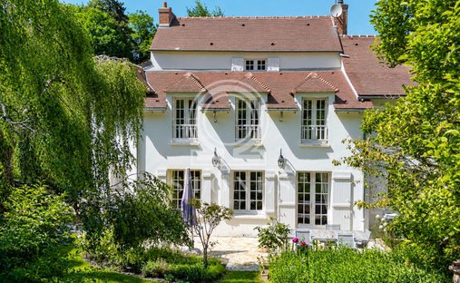 House in Le Plateau, Louveciennes, France 1