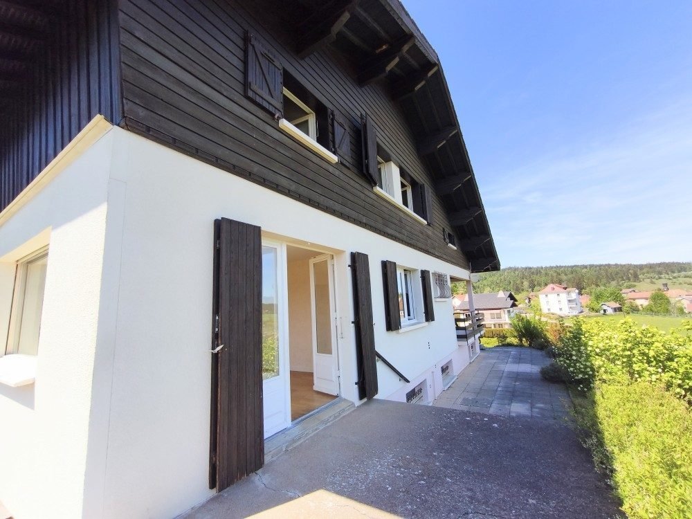Maison à Vaux-et-Chantegrue, Bourgogne-Franche-Comté, France 1 - 18389952