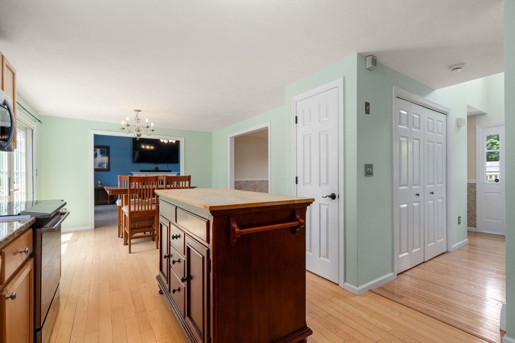 Northbridge, Massachusetts, United States 3 - 18389700