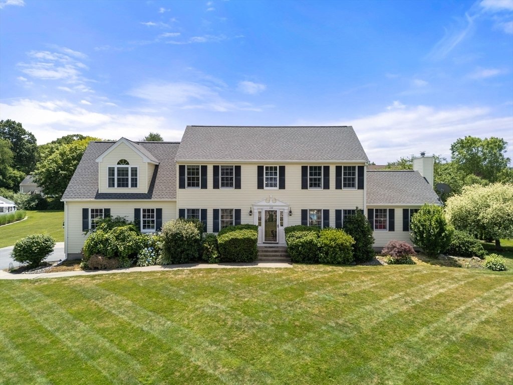 Northbridge, Massachusetts, United States 1 - 18389700