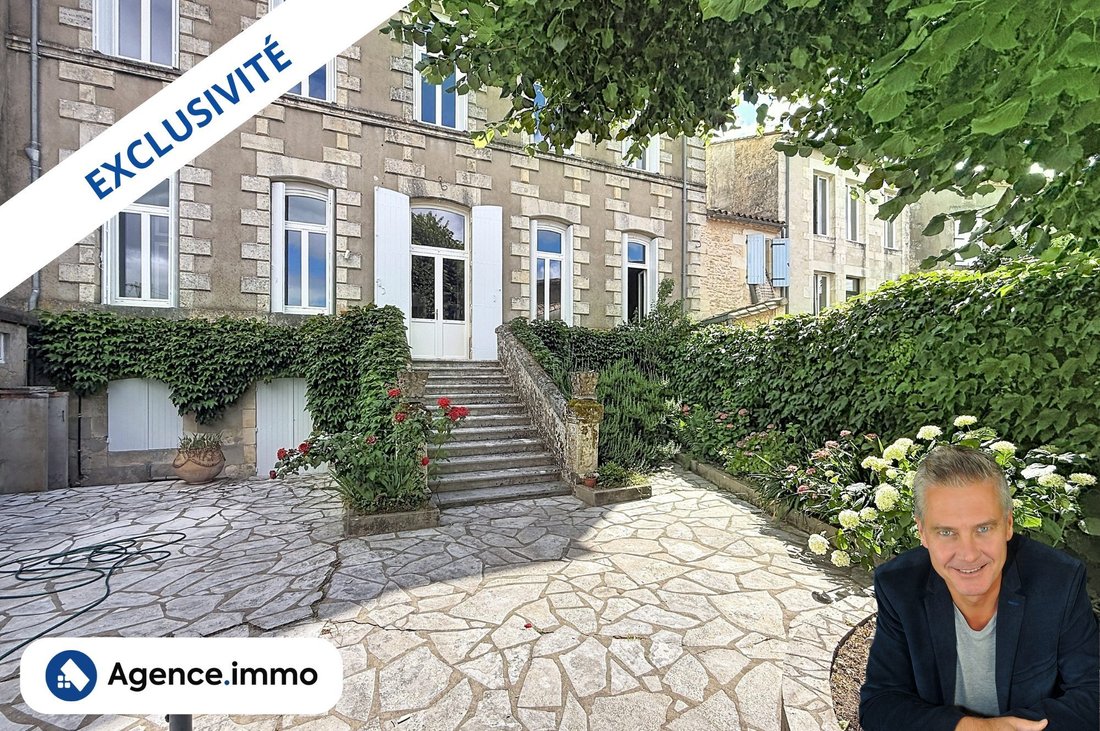 House in Saint-Ciers-sur-Gironde, Nouvelle-Aquitaine, France 2 - 18389957