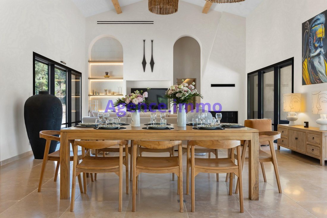 House in La Môle, Provence-Alpes-Côte d'Azur, France 3 - 18389972