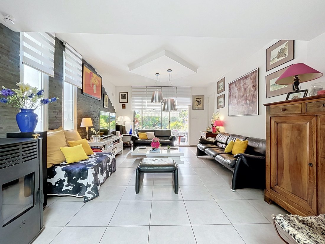 House in Barnave-Saint Robert, Saint-Egreve, France 2 - 18389872