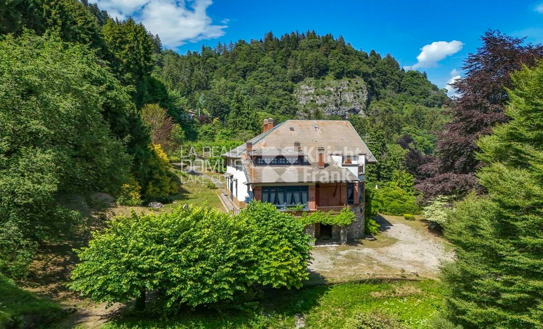 Villa in Magreglio, Lombardy, Italy 2 - 18389799
