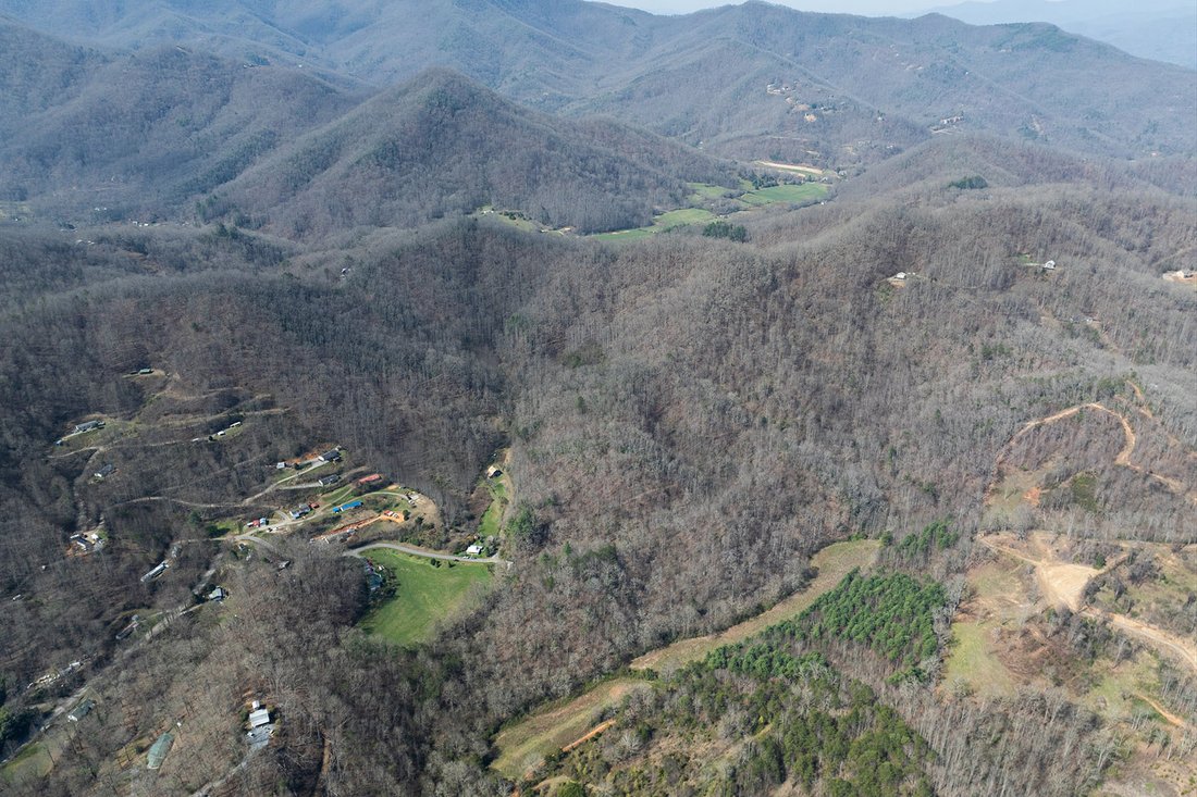 Land in Whittier, North Carolina, United States 3 - 18390112