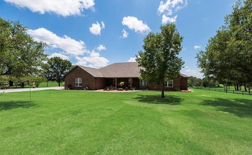 Farm Ranch in Bells, Texas, United States 1