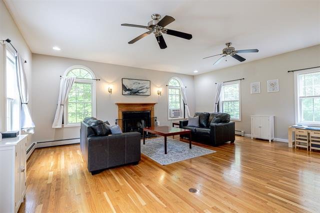 House in Hooksett, New Hampshire, United States 5 - 18390103