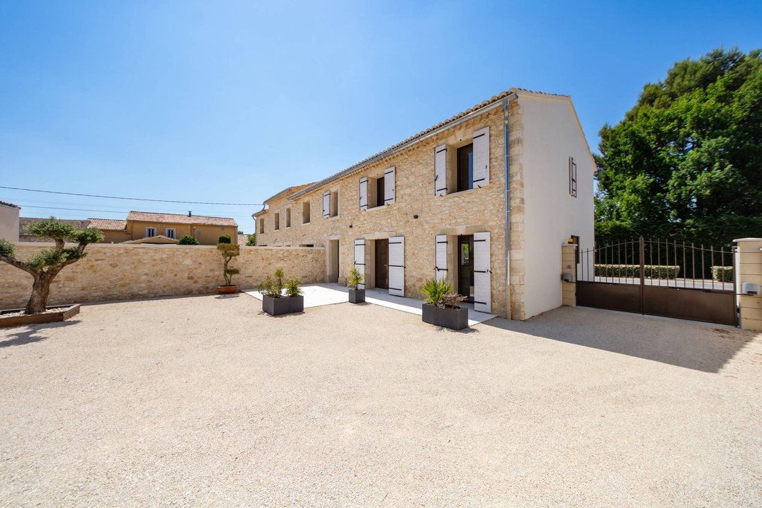 Maison à Nevons-route d'Apt, L'Isle-sur-la-Sorgue, France 1 - 18394763