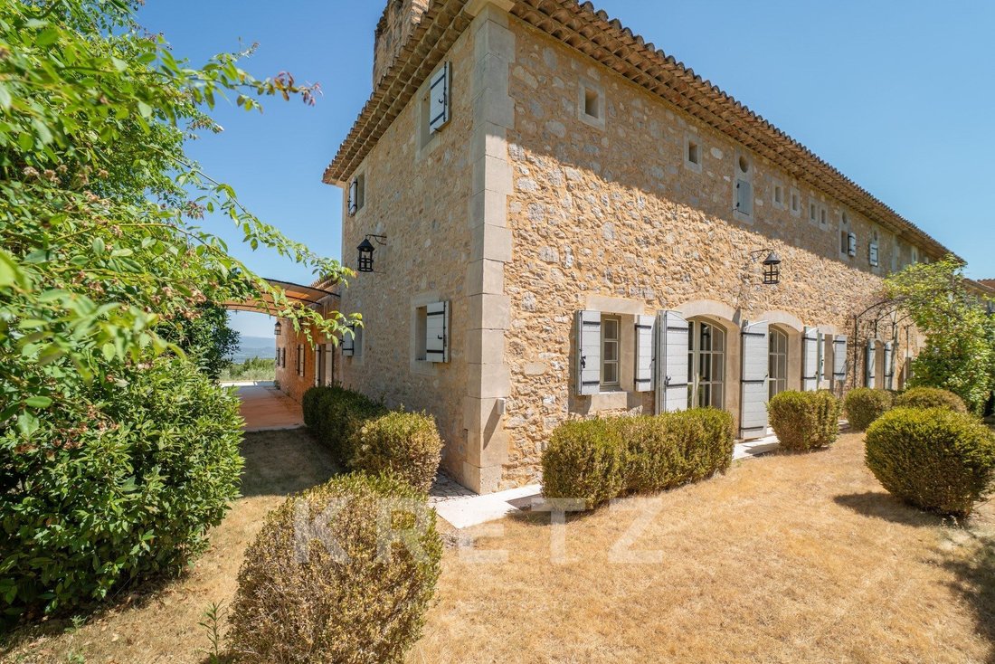 Estate in Bonnieux, Provence-Alpes-Côte d'Azur, France 4 - 18396716
