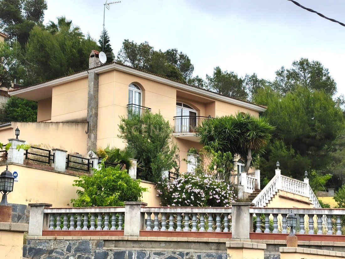 Villa in Canyelles, Catalonia, Spain 2 - 18396132