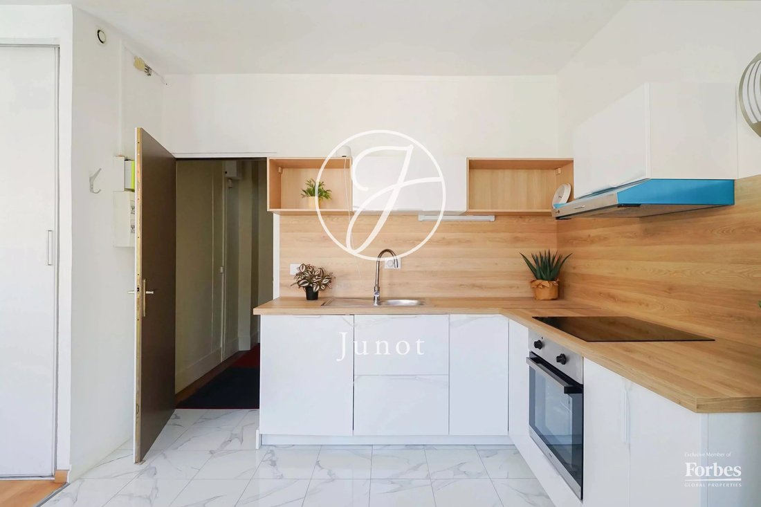 Townhouse in Vaillant-Sembat, Boulogne-Billancourt, France 5 - 18393108
