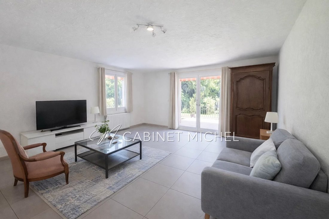 Villa in Nord, Roquefort-les-Pins, France 4 - 18391627