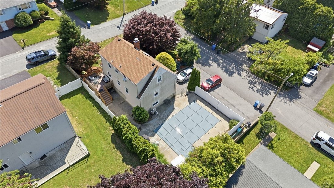 House in Cranston, Rhode Island, United States 5 - 18395088