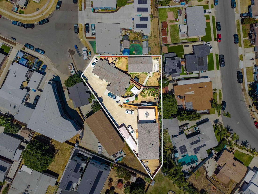 San Diego, California, United States 2 - 18395969