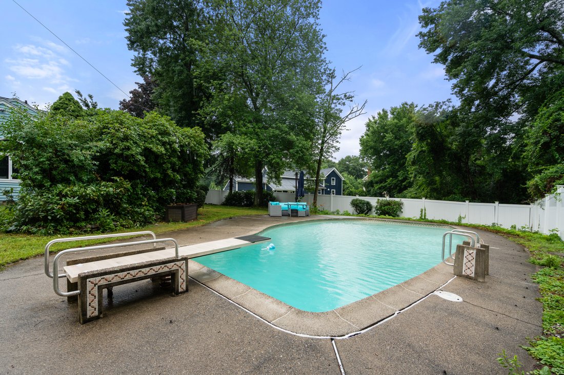 House in Burlington, Massachusetts, United States 5 - 18392995