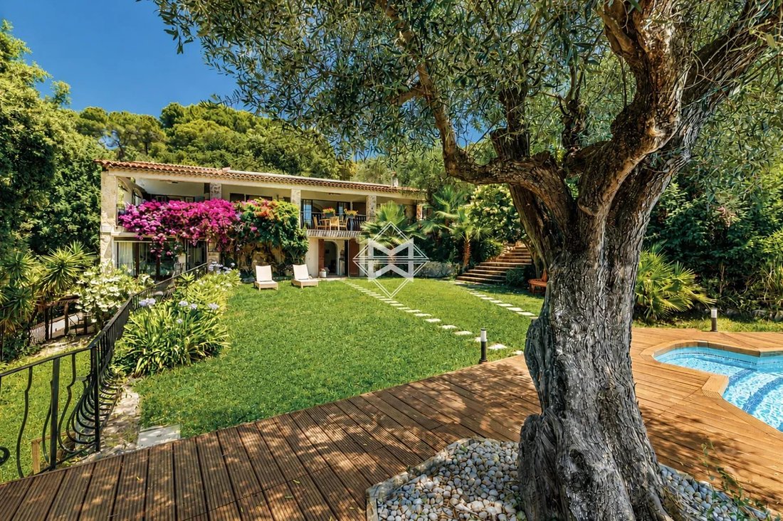 Villa in Cannes, Provence-Alpes-Côte d'Azur, France 2 - 10740767