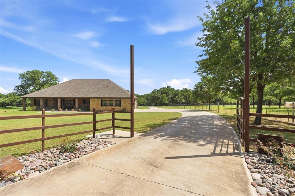 House in Weatherford, Texas, United States 5 - 18396273