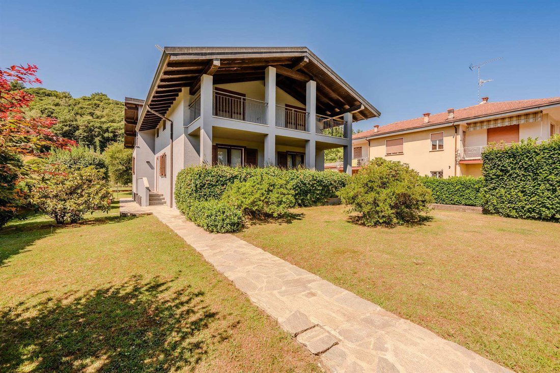 Villa in Dormelletto, Piedmont, Italy 2 - 18396761