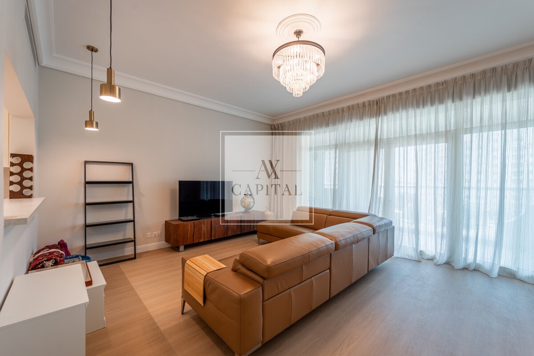 Apartment in Umm Suqeim, Dubai, United Arab Emirates 2 - 18119175