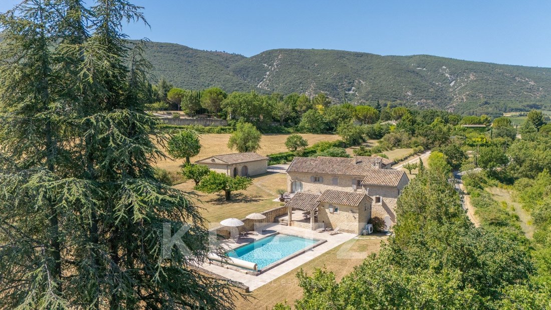 Domaine à Bonnieux, Provence-Alpes-Côte d'Azur, France 1 - 18396707