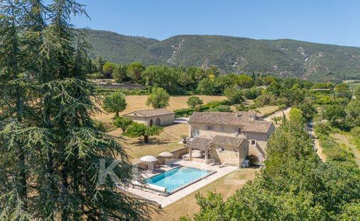 Estate in Bonnieux, Provence-Alpes-Côte d'Azur, France 1