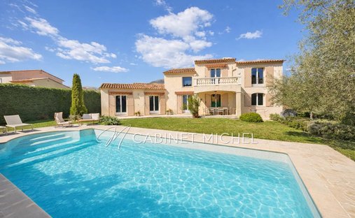 Villa in Nord, Roquefort-les-Pins, France 1