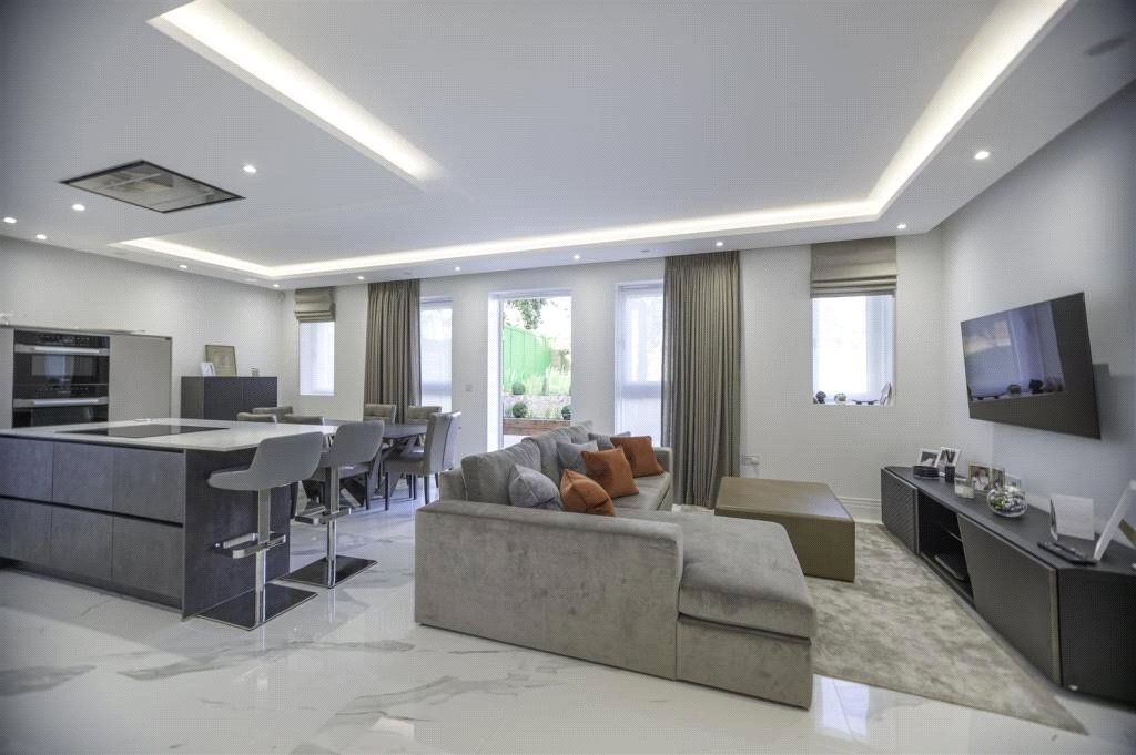 Apartment in Radlett, Hertsmere, England 4 - 18394417