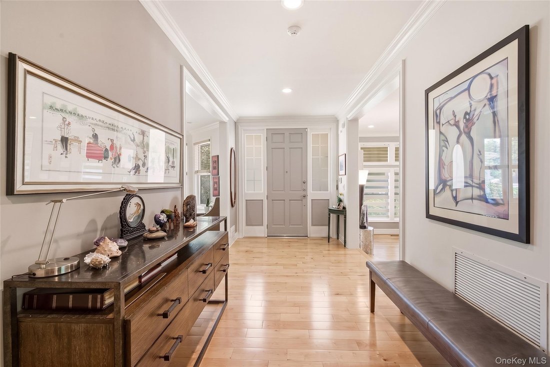 Condo in Roslyn, New York, United States 3 - 18359156